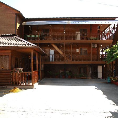 U Iriny Hotel ピツンダ エクステリア 写真