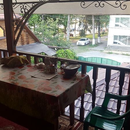 U Iriny Hotel ピツンダ エクステリア 写真