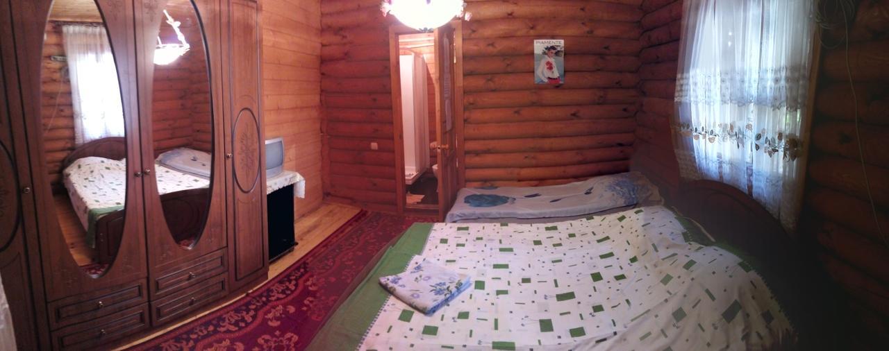 U Iriny Hotel ピツンダ エクステリア 写真