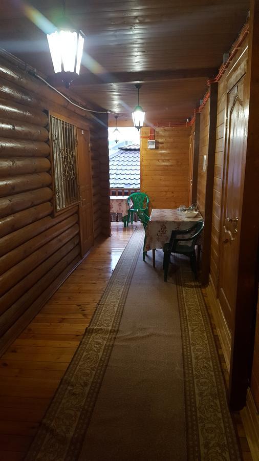 U Iriny Hotel ピツンダ エクステリア 写真