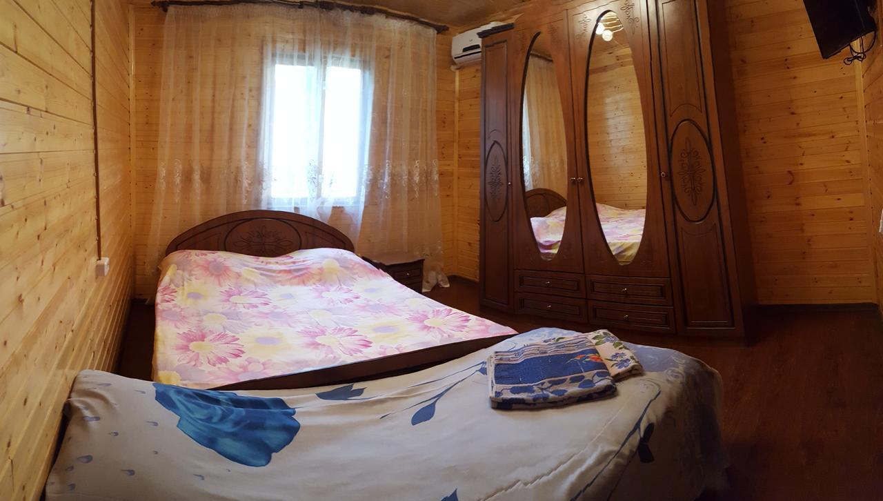 U Iriny Hotel ピツンダ エクステリア 写真